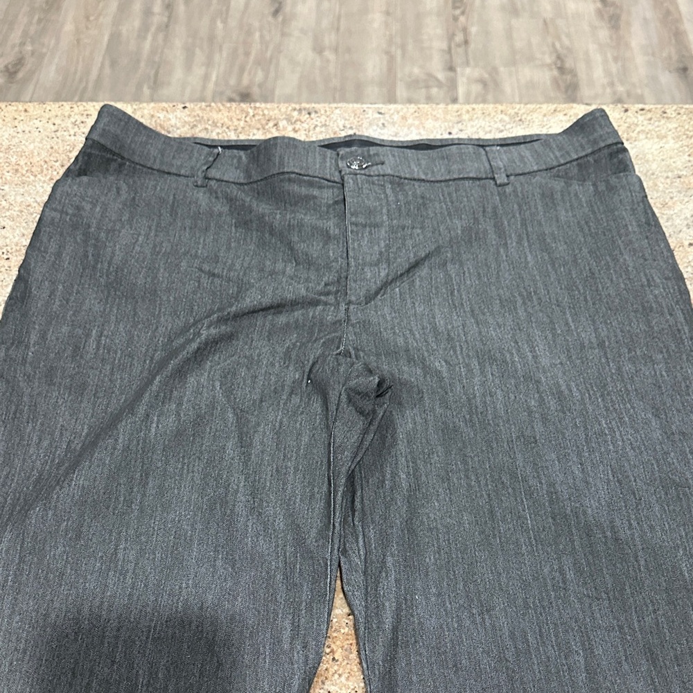 Lee Flex Motion Trousers in Gray